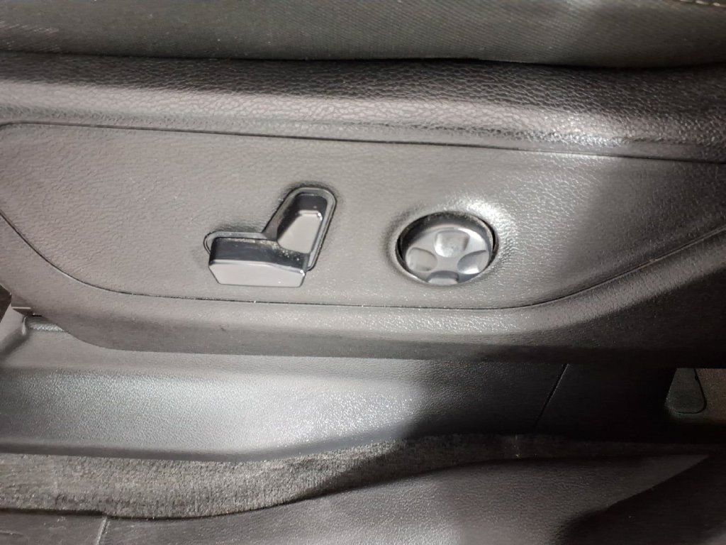 Used 2020 RAM 1500 Big Horn AWD/4WD image 14