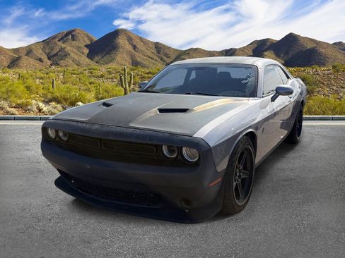 Used 2015 Dodge Challenger R/T Scat Pack RWD image 14