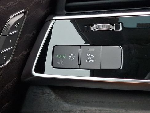 Certified 2023 Audi Q8 Premium w/ Convenience Package AWD/4WD image 24