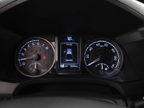Used 2021 Toyota Tacoma TRD Sport AWD/4WD image 28