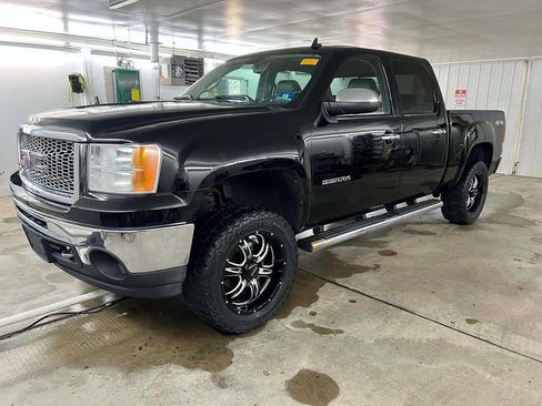 Used 2010 GMC Sierra 1500 SLT w/ LPO, Deluxe Chrome Package image 2