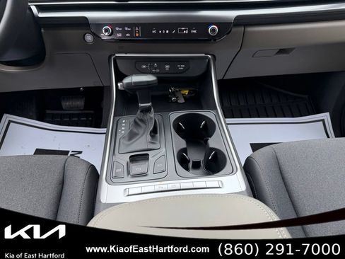 New 2026 Kia Carnival LX FWD image 25