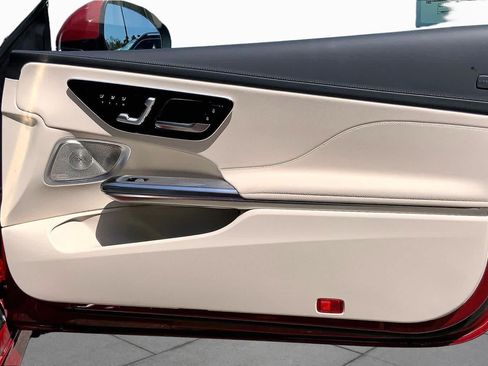 Certified 2025 Mercedes-Benz CLE 450 4MATIC Cabriolet image 23