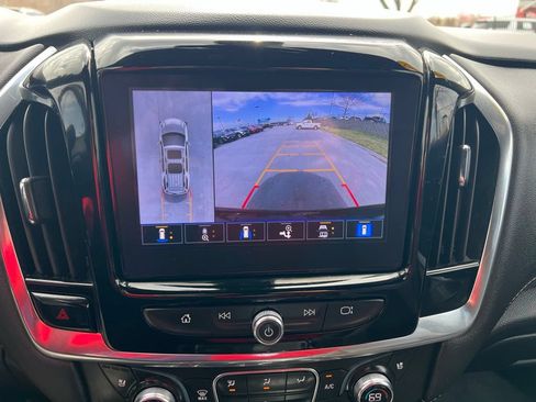 Used 2023 Chevrolet Traverse Premier AWD/4WD image 38