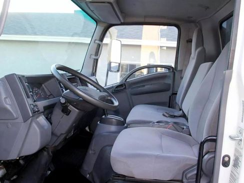 Used 2018 Isuzu NPR image 10