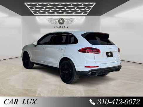 Used 2018 Porsche Cayenne Platinum Edition w/ Premium Package image 3