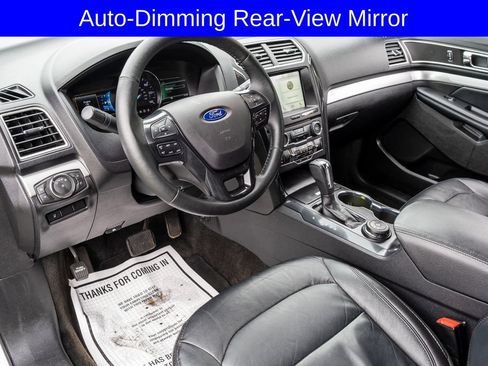 Used 2017 Ford Explorer XLT w/ Equipment Group 202A AWD/4WD image 16