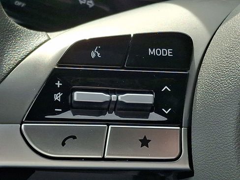 Certified 2024 Hyundai Elantra SE image 21