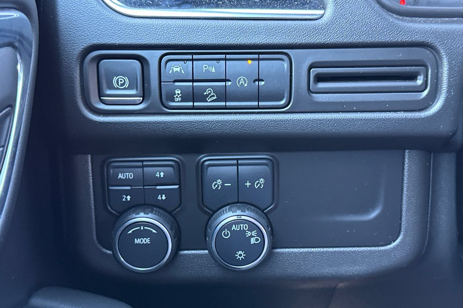 Used 2024 Chevrolet Tahoe Z71 AWD/4WD image 40