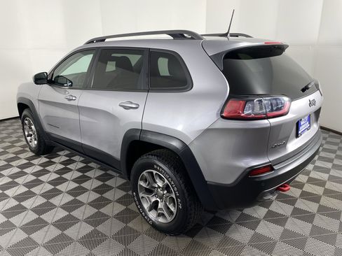 Used 2021 Jeep Cherokee Trailhawk image 9
