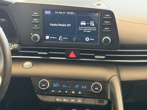 Used 2022 Hyundai Elantra SEL image 24