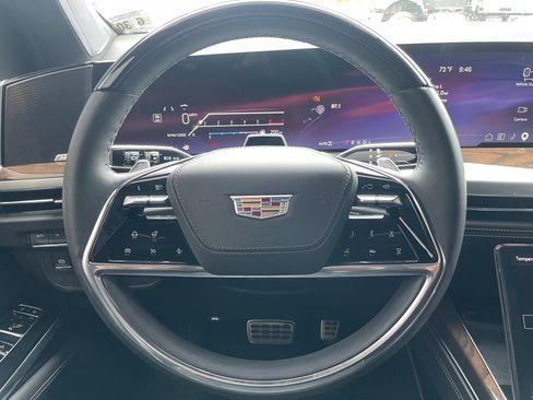 Used 2025 Cadillac Escalade Sport Platinum w/ LPO, ONYX Package AWD/4WD image 17