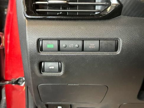 Used 2020 Nissan Sentra SV w/ Electronics Package FWD image 18