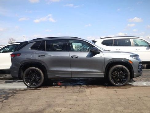 New 2026 Volkswagen Tiguan SE R-Line image 4