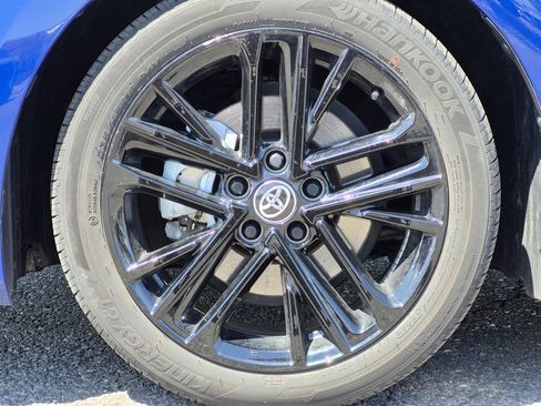 Used 2025 Toyota Camry SE image 11