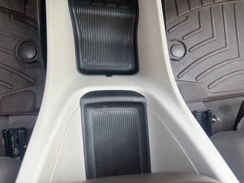 Used 2018 Chrysler Pacifica Touring-L image 27