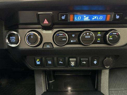 Used 2023 Toyota Tacoma TRD Sport w/ TRD Premium Sport Package AWD/4WD image 20