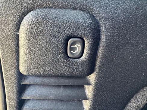 Used 2019 Jeep Grand Cherokee Altitude image 31