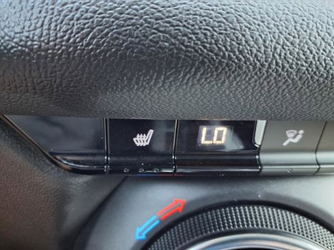 Used 2025 Chevrolet Blazer LT image 8