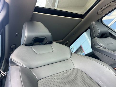 Used 2023 Nissan Ariya FWD image 16