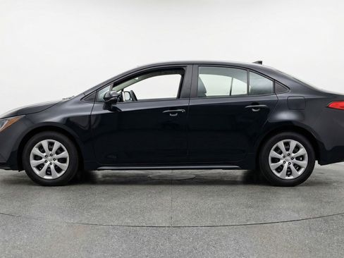 Used 2025 Toyota Corolla LE FWD image 4