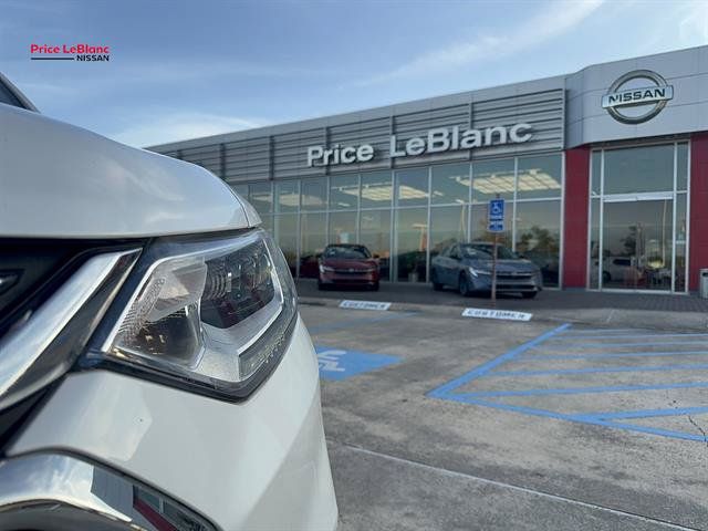 Used 2020 Chevrolet Traverse Premier FWD image 11