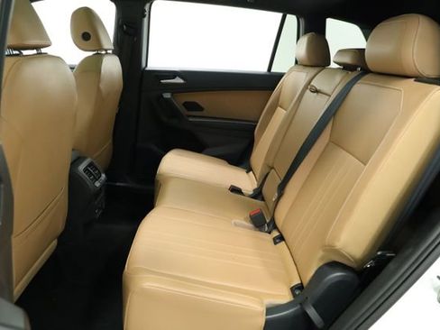 Used 2024 Volkswagen Tiguan SE image 32