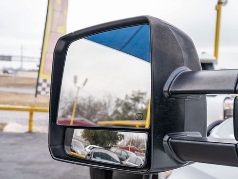 Used 2015 Toyota Tundra SR5 w/ SR5 Upgrade Package image 34