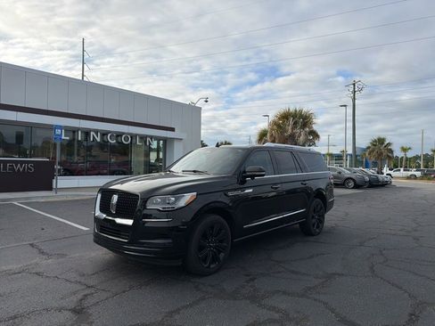 Used 2023 Lincoln Navigator L Reserve AWD/4WD image 2