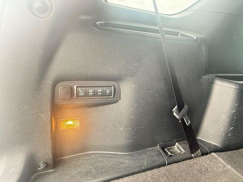 Used 2019 Ford Explorer Limited w/ Class III Trailer Tow Package FWD image 8