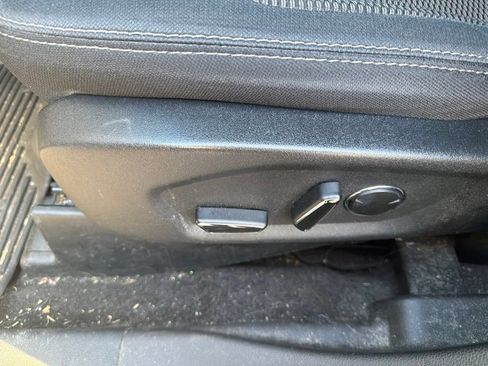 Used 2017 Ford Explorer XLT AWD/4WD image 19