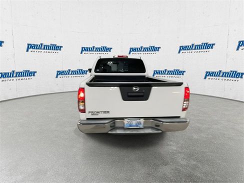 Used 2014 Nissan Frontier S image 10