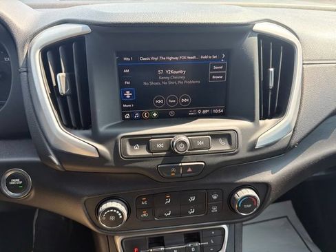Used 2024 GMC Terrain SLE FWD image 15