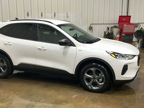 New 2025 Ford Escape ST-Line w/ Tech Pack #1 image 4