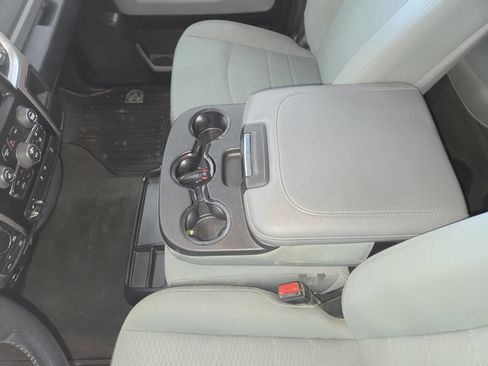 Used 2017 RAM 1500 Classic SLT w/ SLT Plus D←cor Group AWD/4WD image 19