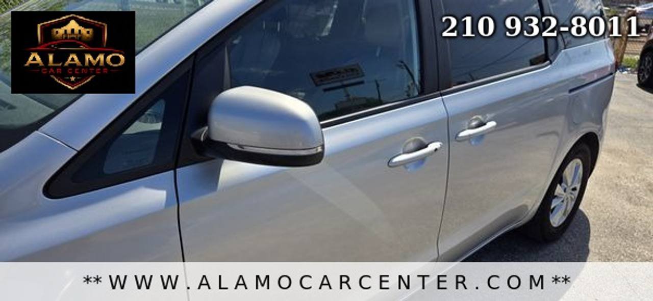 Used 2017 Kia Sedona LX w/ LX Essentials Premium Package FWD image 9
