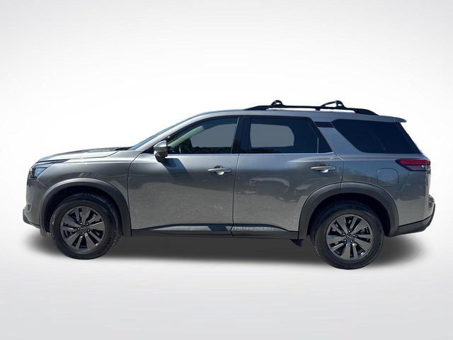 Used 2023 Nissan Pathfinder SV AWD/4WD image 2