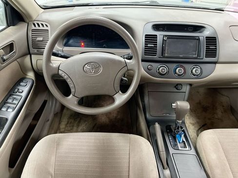 Used 2005 Toyota Camry LE FWD image 11