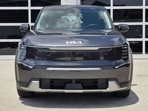 Used 2026 Kia EV9 Light RWD image 10