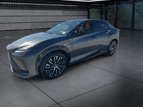 Certified 2023 Lexus RZ 450e Premium w/ Technology Package AWD/4WD image 4