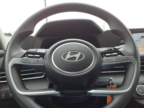 New 2026 Hyundai Elantra SE image 13