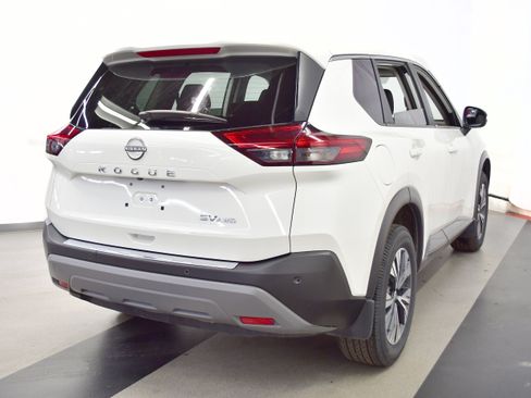 Used 2023 Nissan Rogue SV image 7