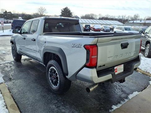 Certified 2025 Toyota Tacoma TRD Off-Road image 20