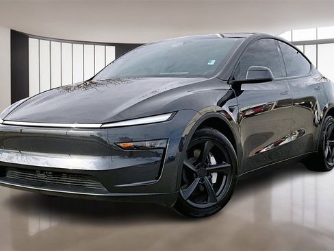 Used 2026 Tesla Model Y AWD image 1