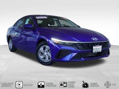 Used 2025 Hyundai Elantra SE
