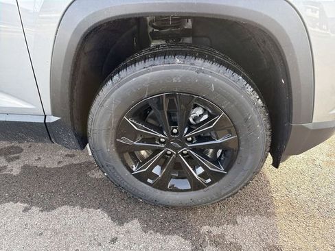 New 2026 Chevrolet Equinox LT w/ Convenience Package II image 17