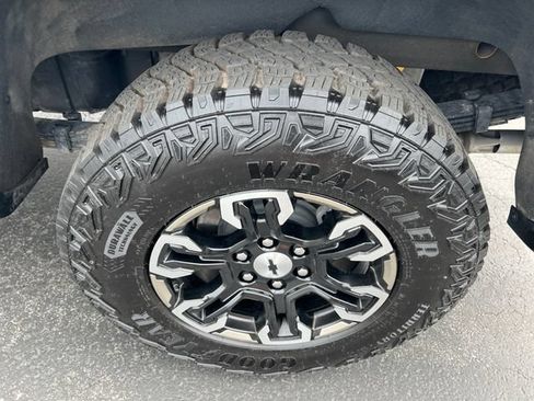 Certified 2025 Chevrolet Silverado 1500 ZR2 w/ Technology Package AWD/4WD image 26