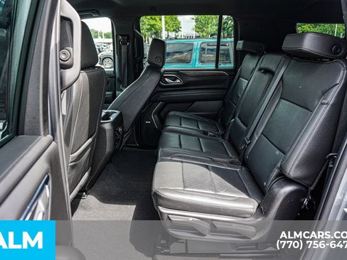 Used 2024 Chevrolet Suburban LT RWD image 22