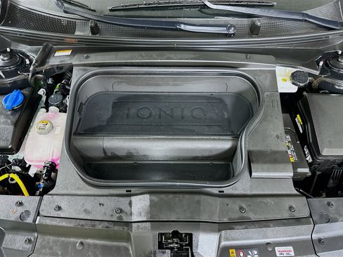 Used 2024 Hyundai Ioniq 6 Limited RWD image 33