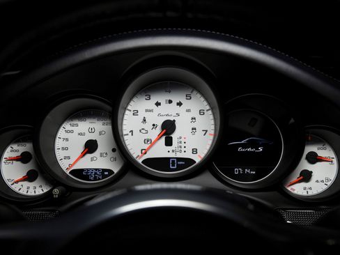 Used 2015 Porsche 911 Turbo S image 33